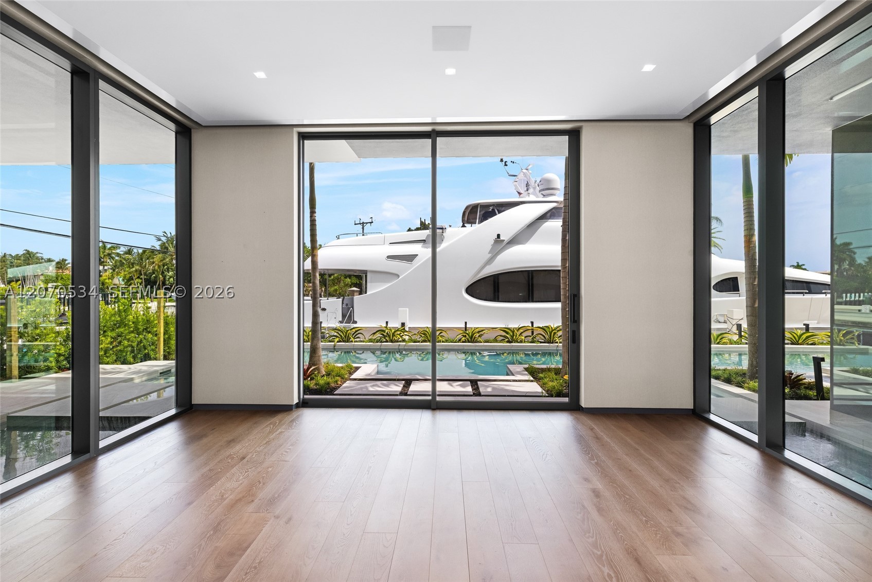 1400 W Lake Dr, Fort Lauderdale FL 33316