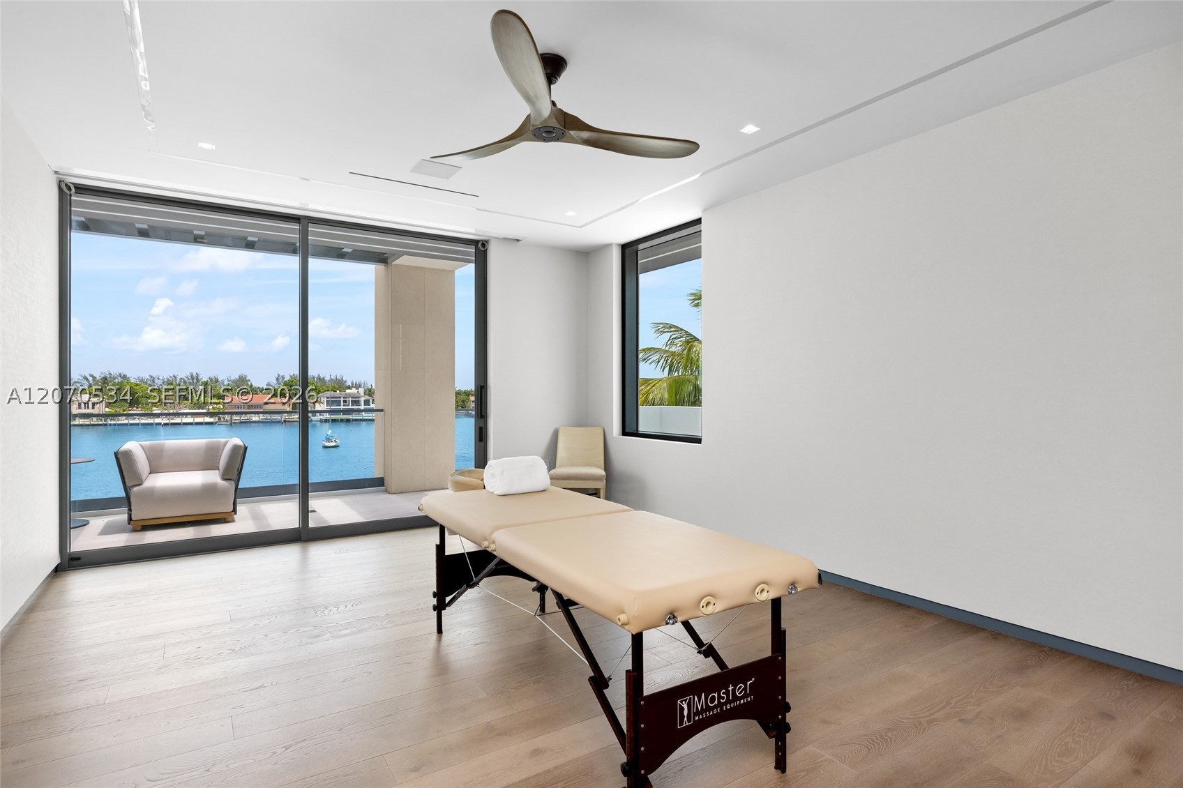 1400 W Lake Dr, Fort Lauderdale FL 33316