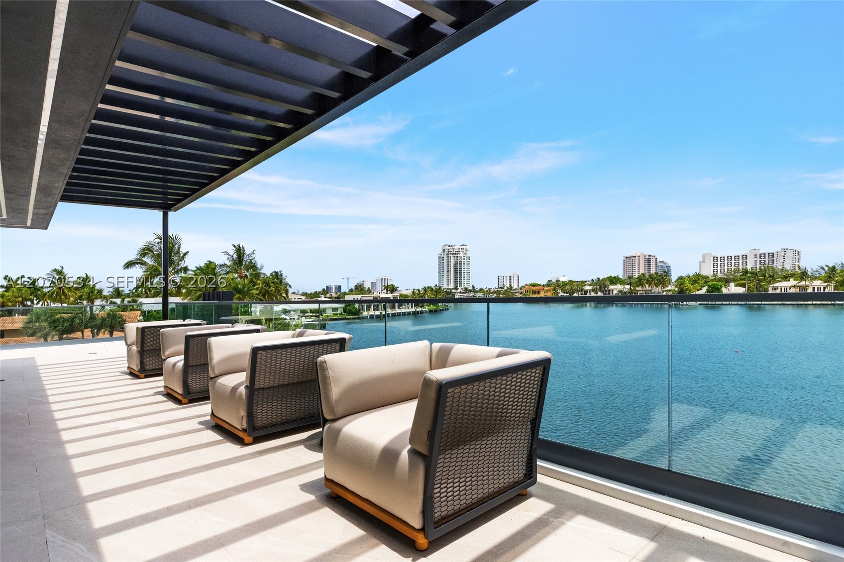 1400 W Lake Dr, Fort Lauderdale FL 33316