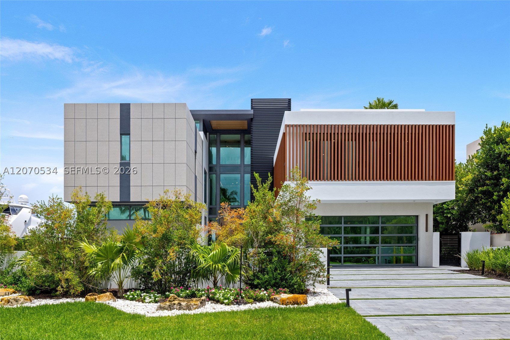 1400 W Lake Dr, Fort Lauderdale FL 33316