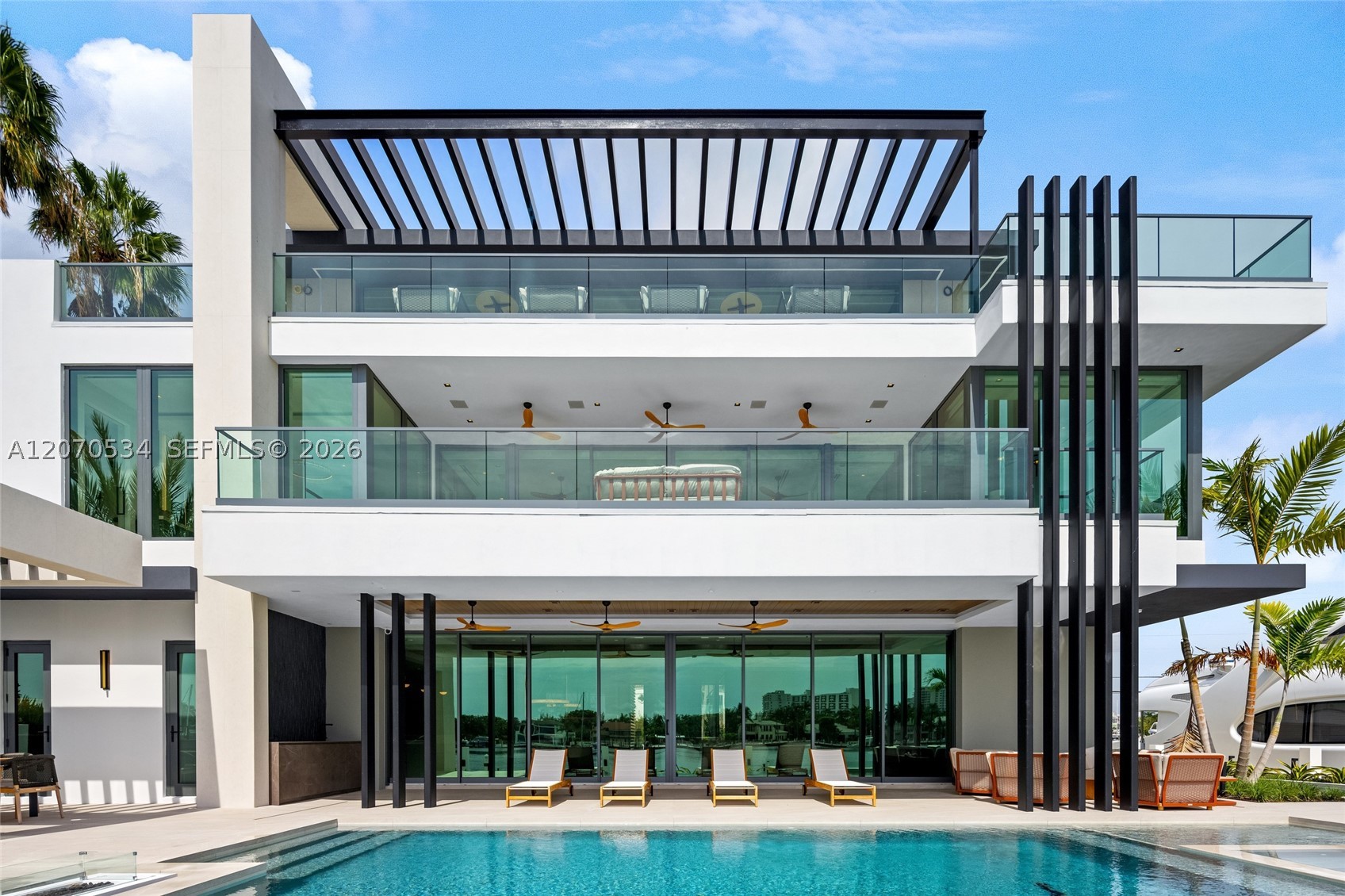 1400 W Lake Dr, Fort Lauderdale FL 33316