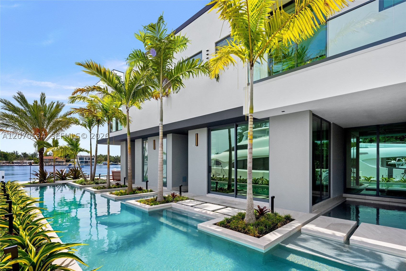 1400 W Lake Dr, Fort Lauderdale FL 33316