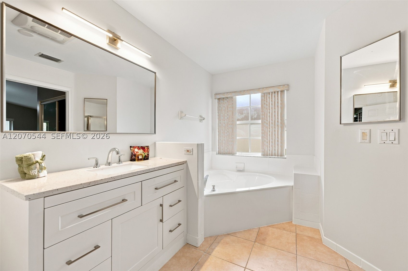 2220 NW 137th Ave, Sunrise FL 33323