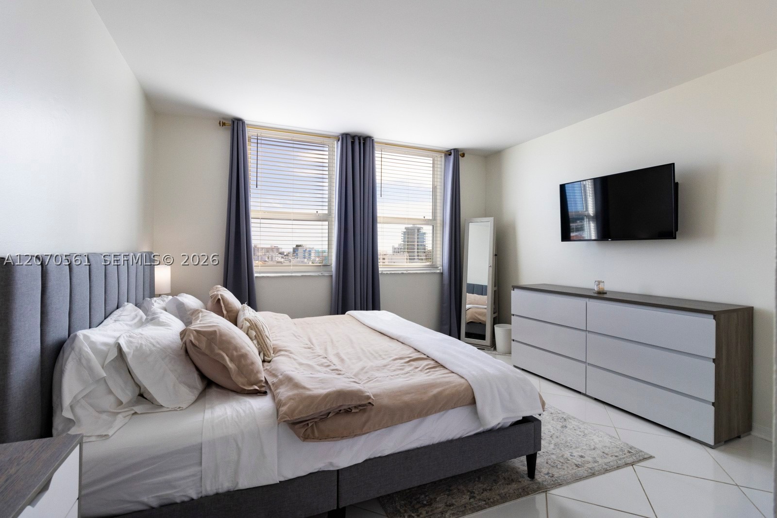 90 Alton Rd #1005, Miami Beach FL 33139
