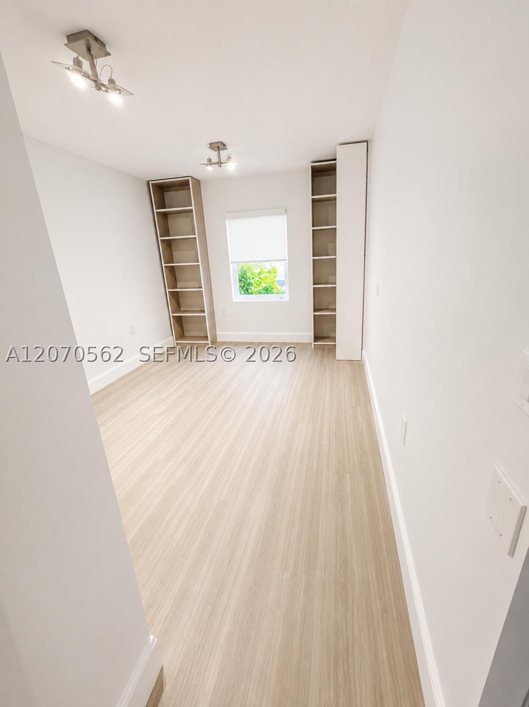 4726 Alton Rd, Miami Beach FL 33140