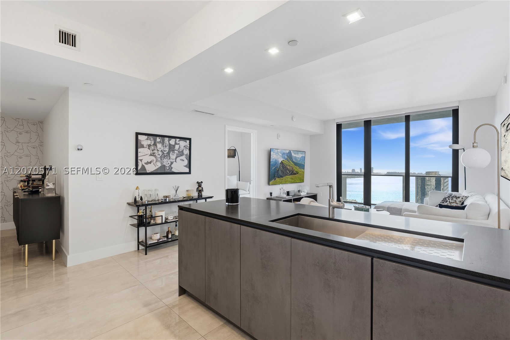1010 Brickell Ave #3903, Miami FL 33131