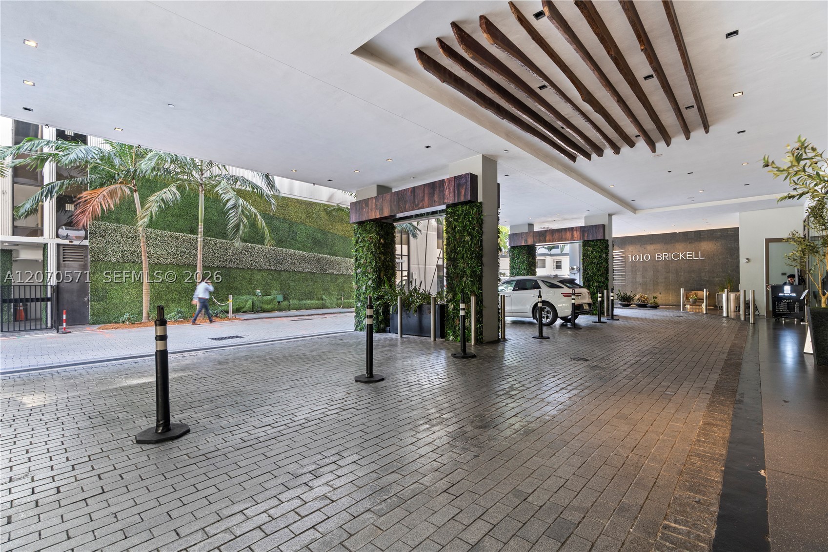 1010 Brickell Ave #3903, Miami FL 33131