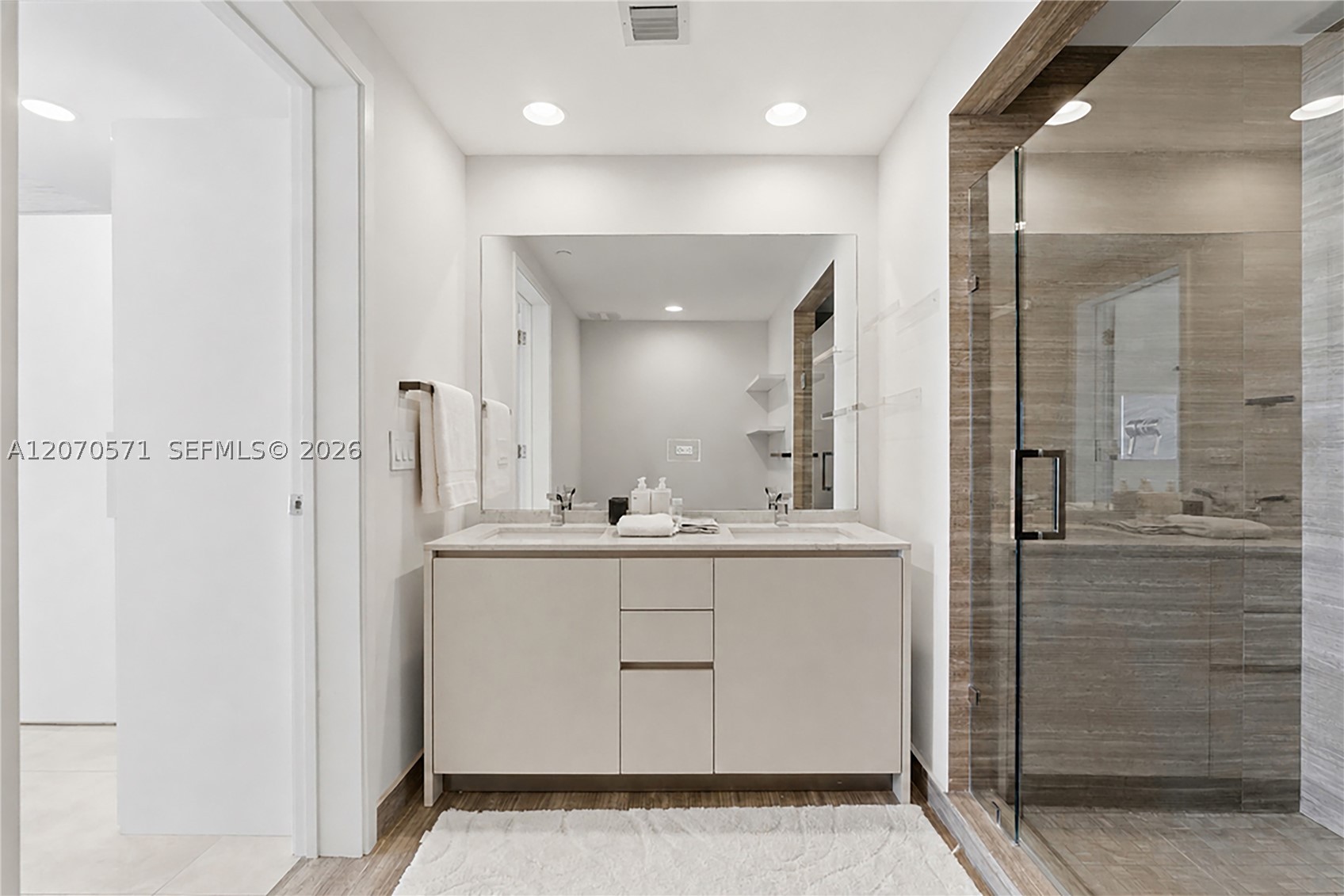 1010 Brickell Ave #3903, Miami FL 33131