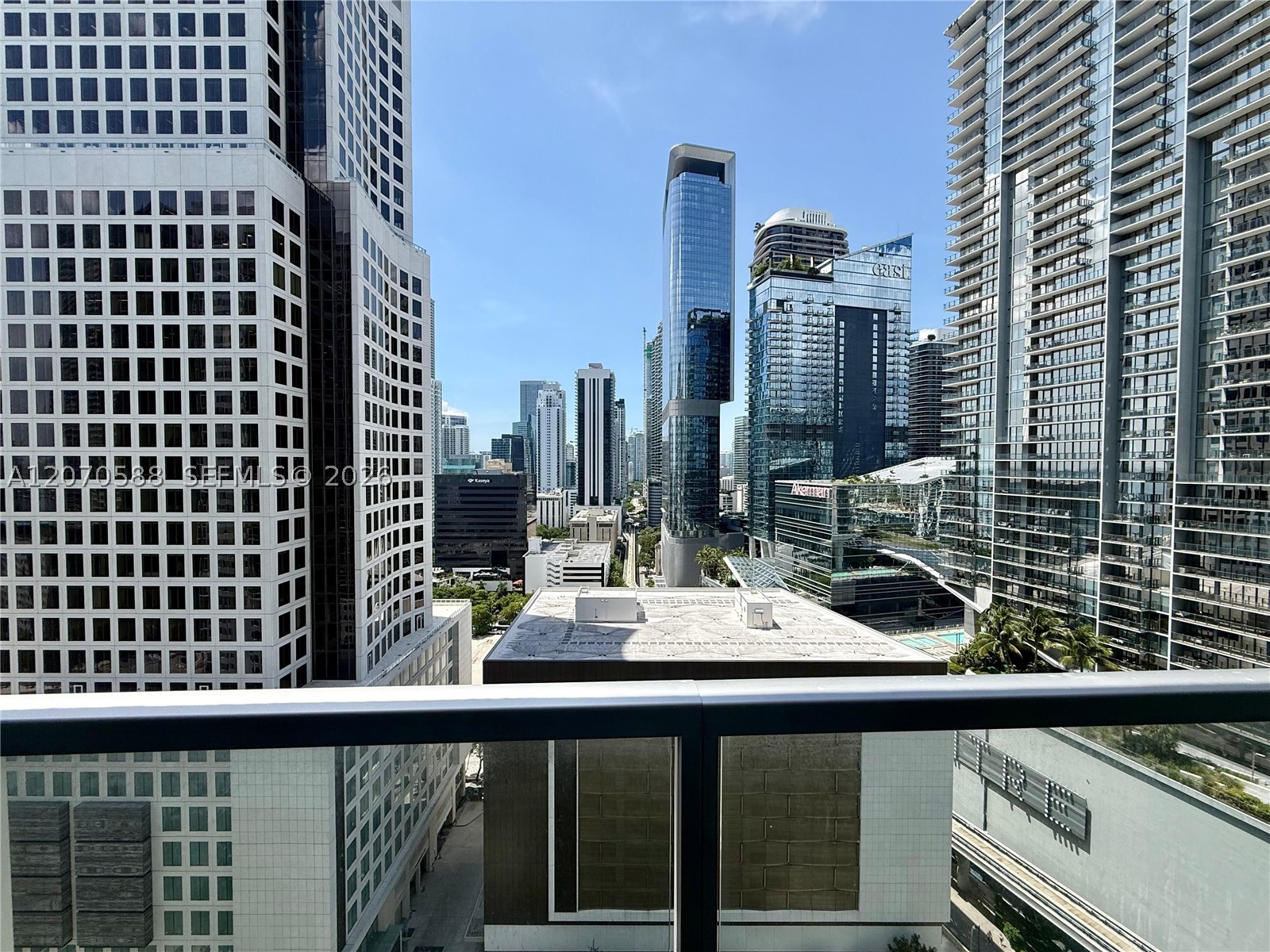 55 SE 6th St #2404, Miami FL 33131