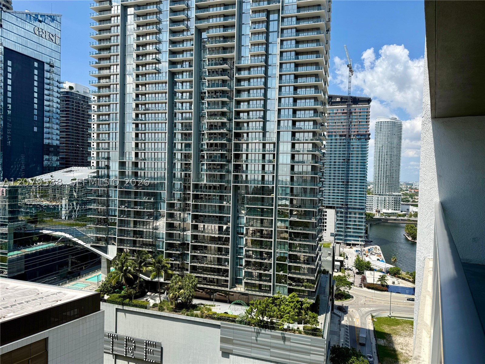 55 SE 6th St #2404, Miami FL 33131