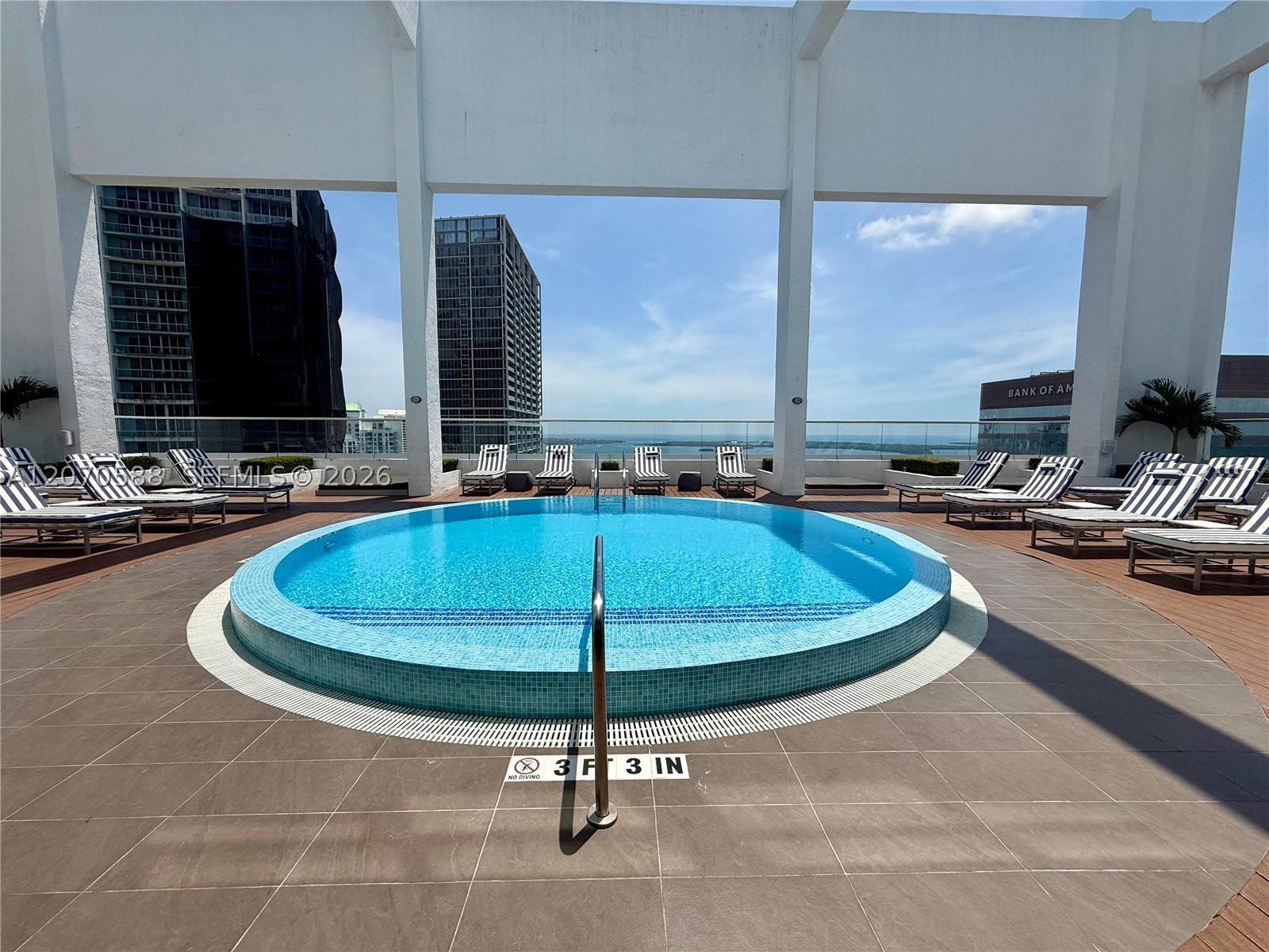 55 SE 6th St #2404, Miami FL 33131