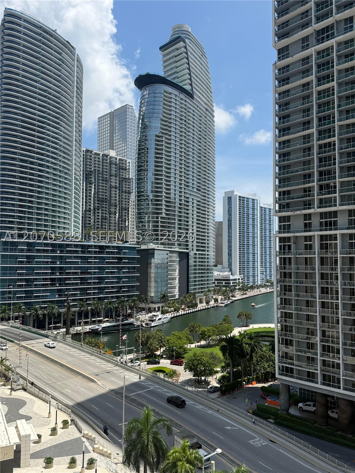 55 SE 6th St #2404, Miami FL 33131