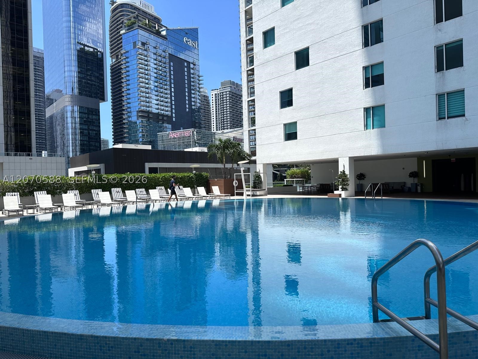 55 SE 6th St #2404, Miami FL 33131