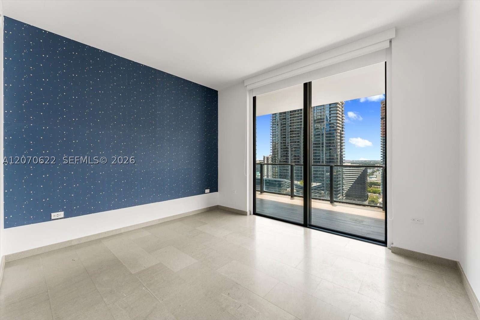 68 SE 6th St #2304, Miami FL 33131