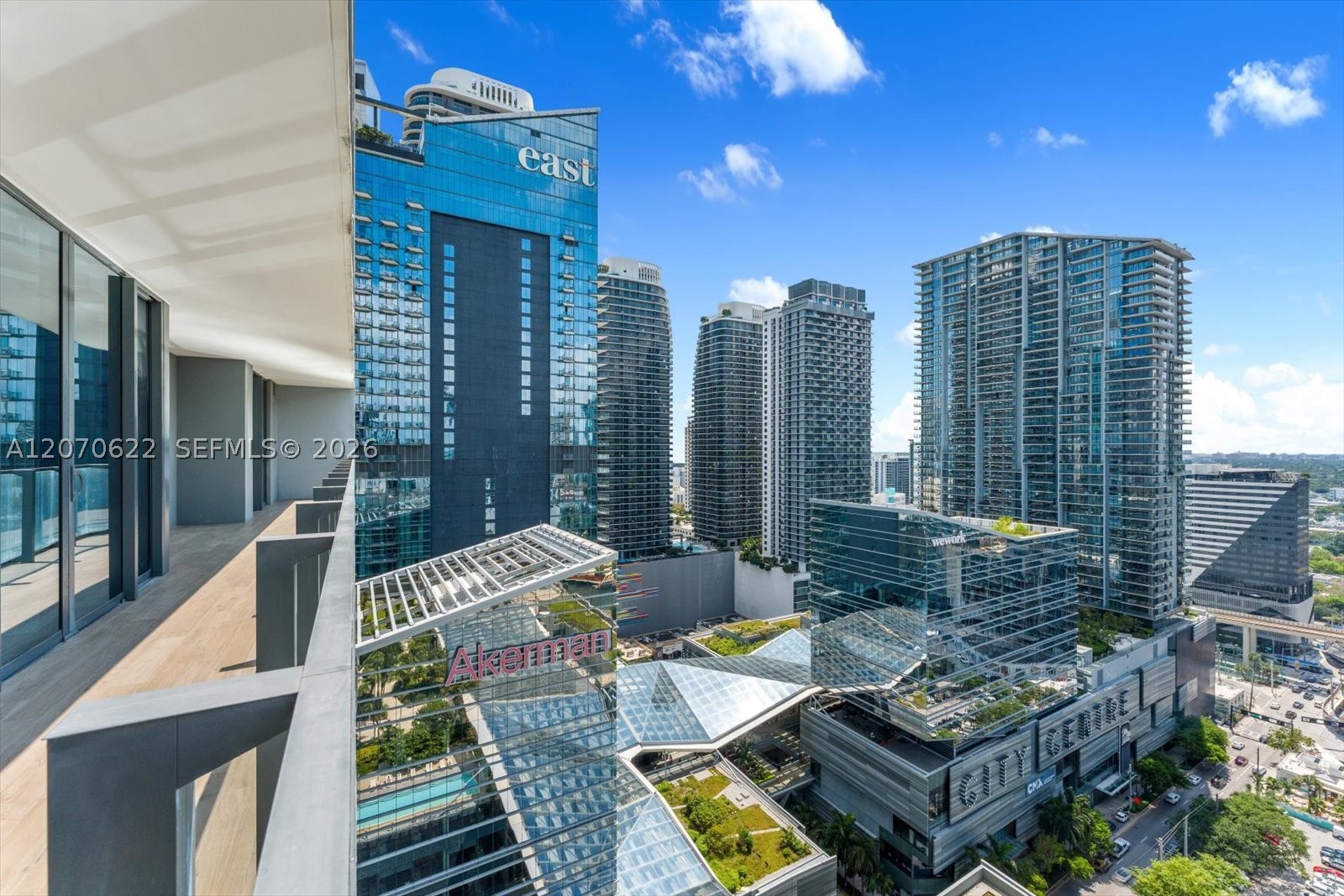 68 SE 6th St #2304, Miami FL 33131