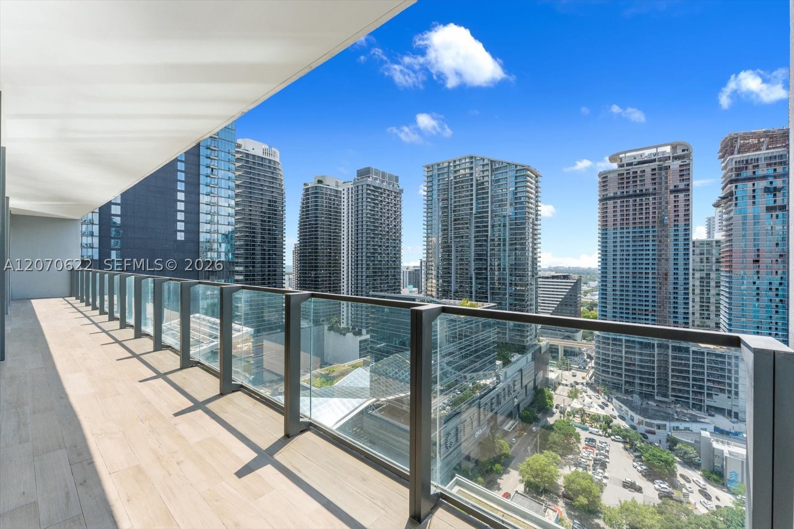 68 SE 6th St #2304, Miami FL 33131