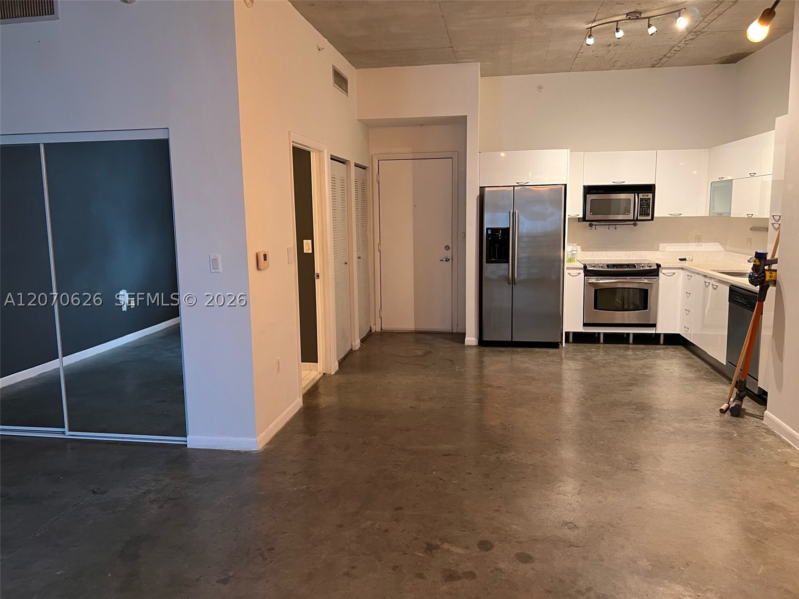 133 NE 2nd Ave #2411, Miami FL 33132