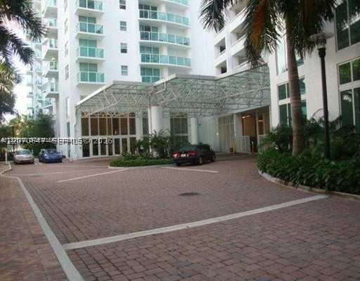 41 SE 5th St #516, Miami FL 33131