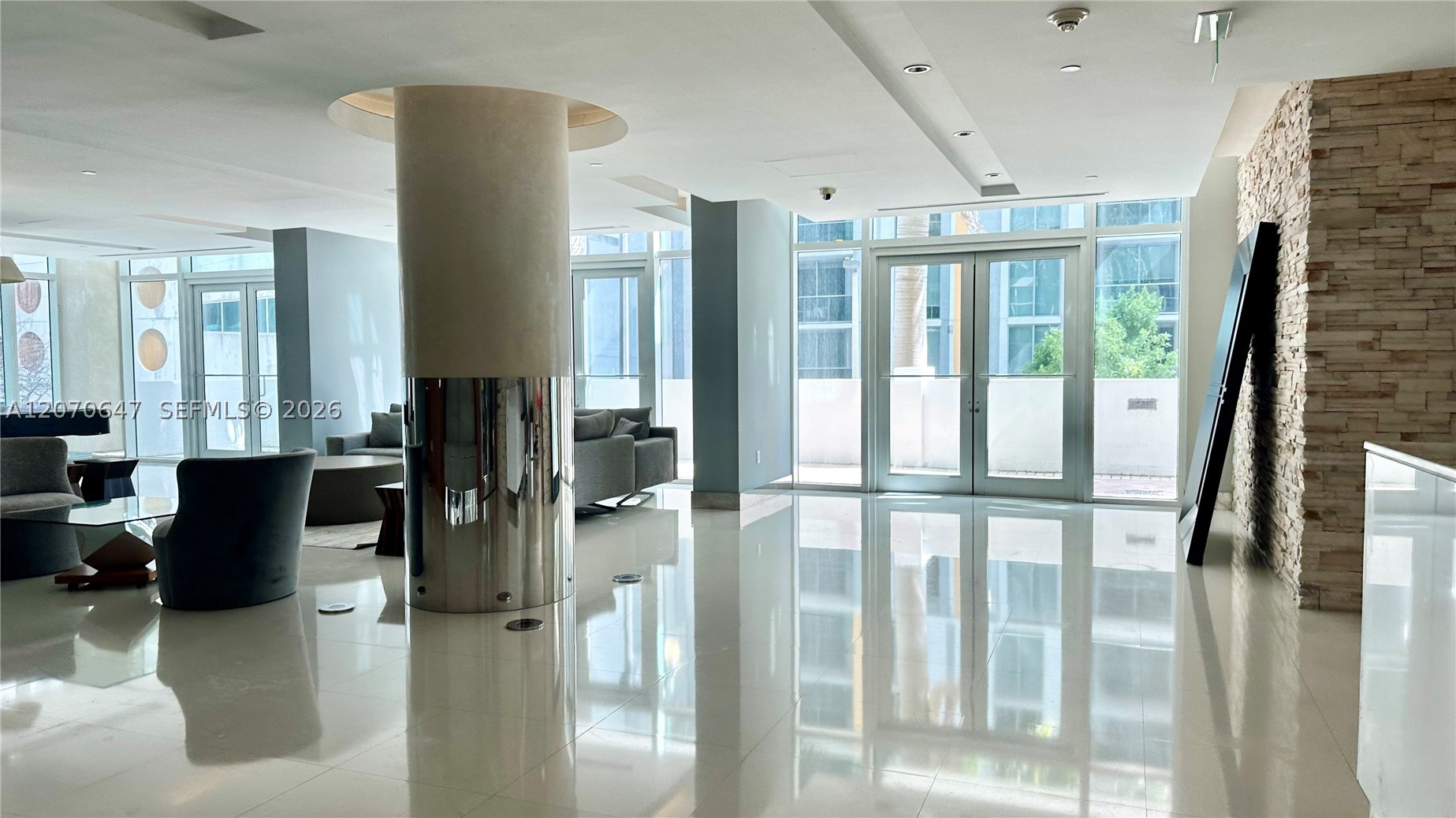 41 SE 5th St #516, Miami FL 33131