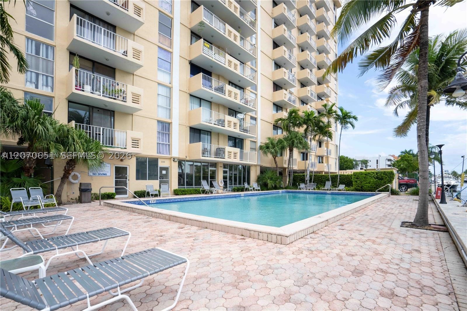 2350 NE 135th St #403, North Miami FL 33181