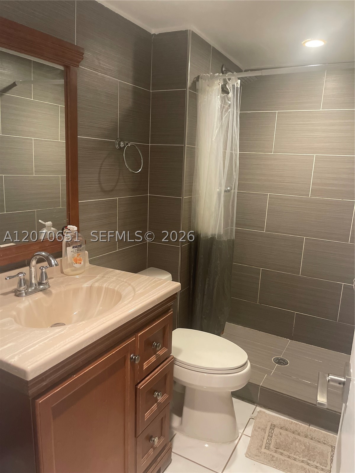 2350 NE 135th St #403, North Miami FL 33181