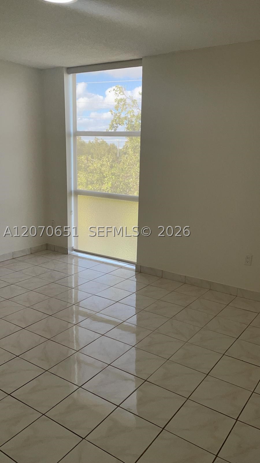 2350 NE 135th St #403, North Miami FL 33181