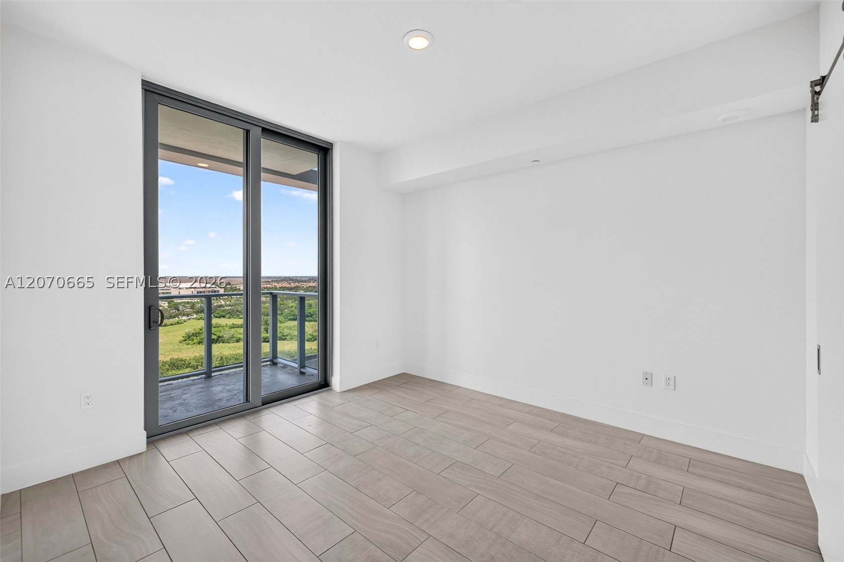 2000 Metropica Way #2111, Sunrise FL 33323