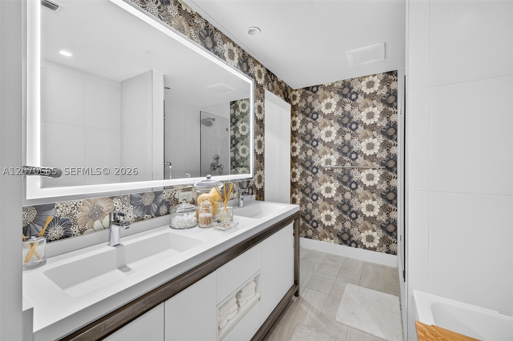 2000 Metropica Way #1901, Sunrise FL 33323
