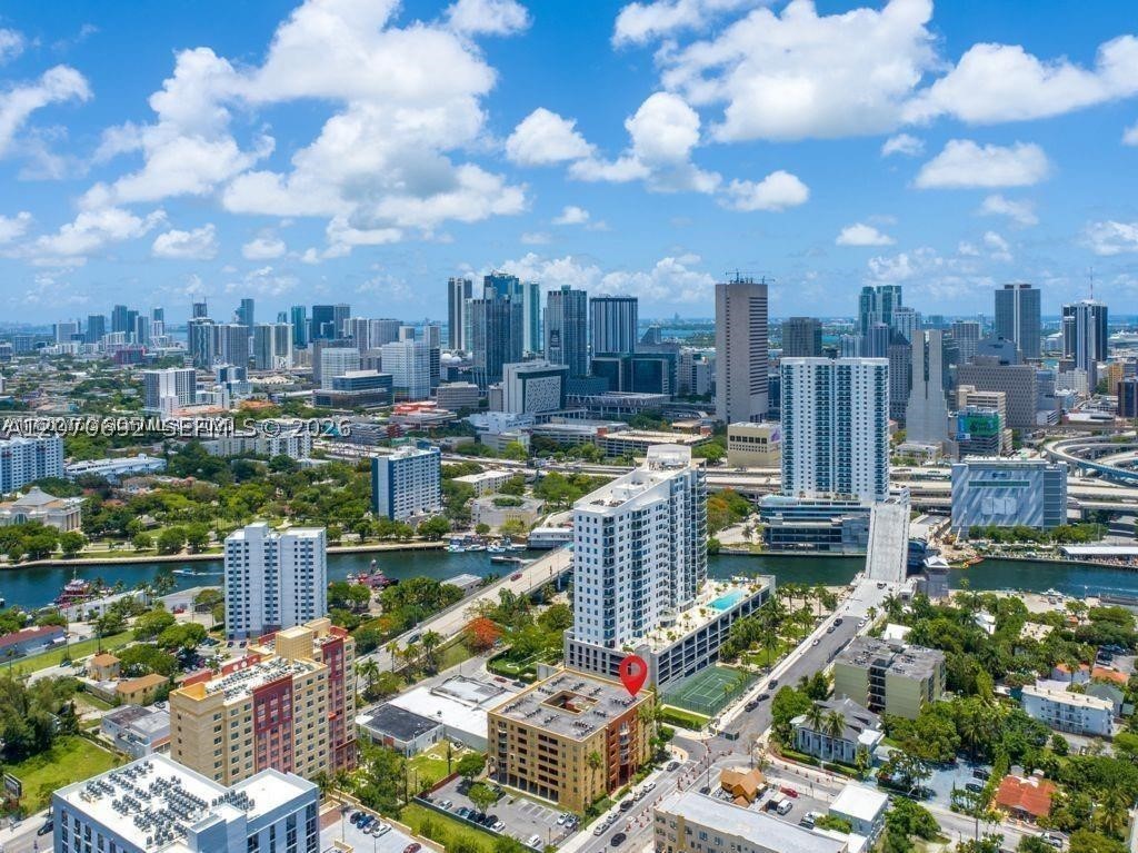 501 SW 1st St #607, Miami FL 33130