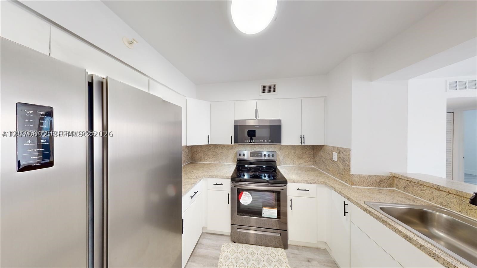 501 SW 1st St #607, Miami FL 33130