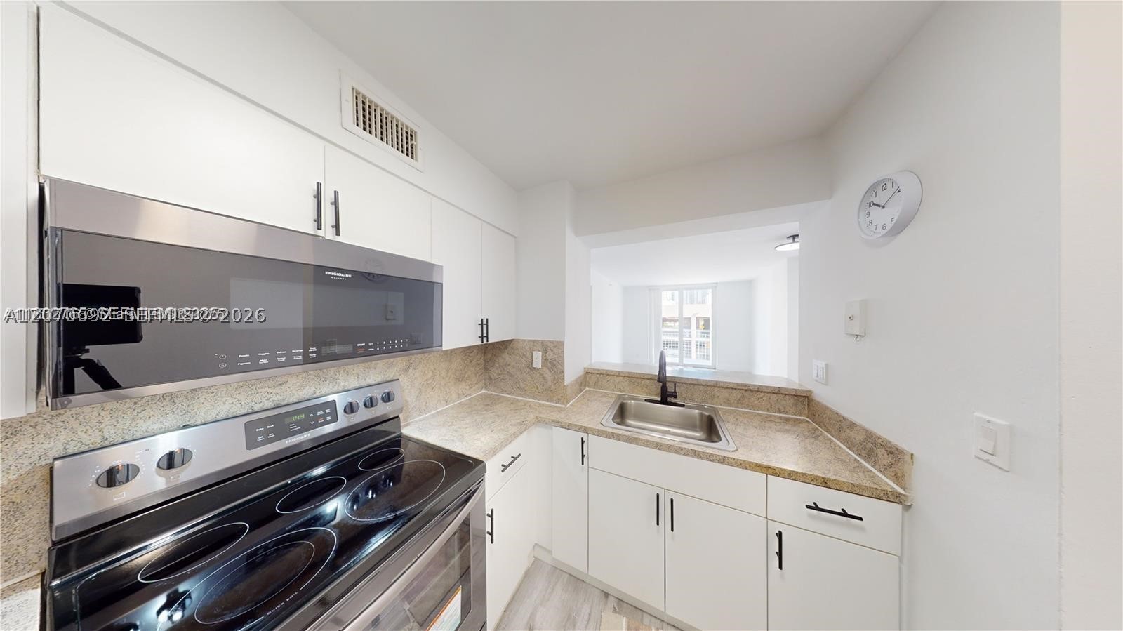 501 SW 1st St #607, Miami FL 33130