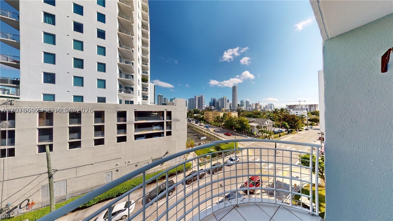 501 SW 1st St #607, Miami FL 33130