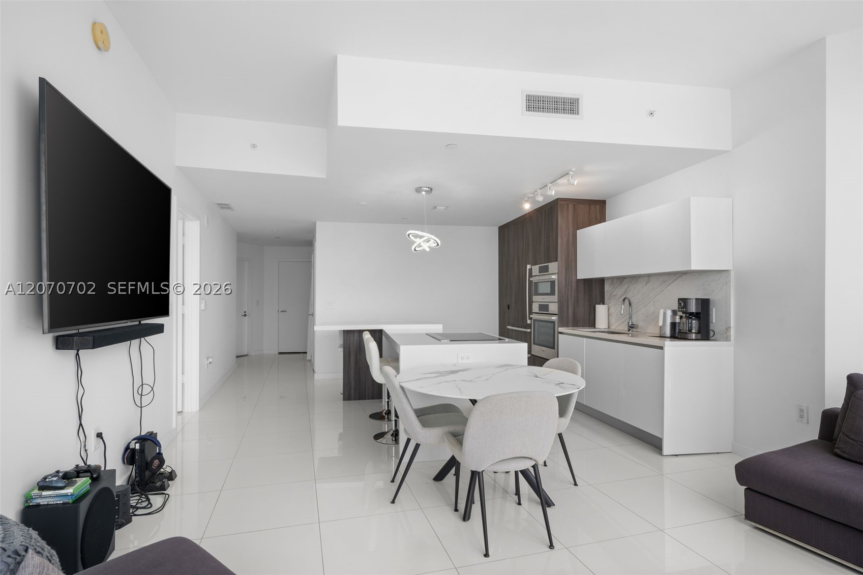 851 NE 1st Ave #1610, Miami FL 33132