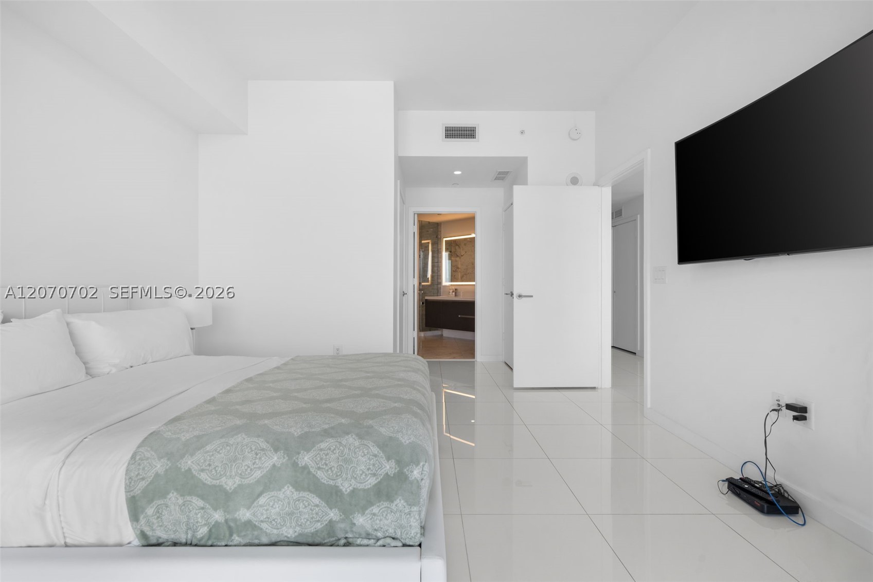 851 NE 1st Ave #1610, Miami FL 33132