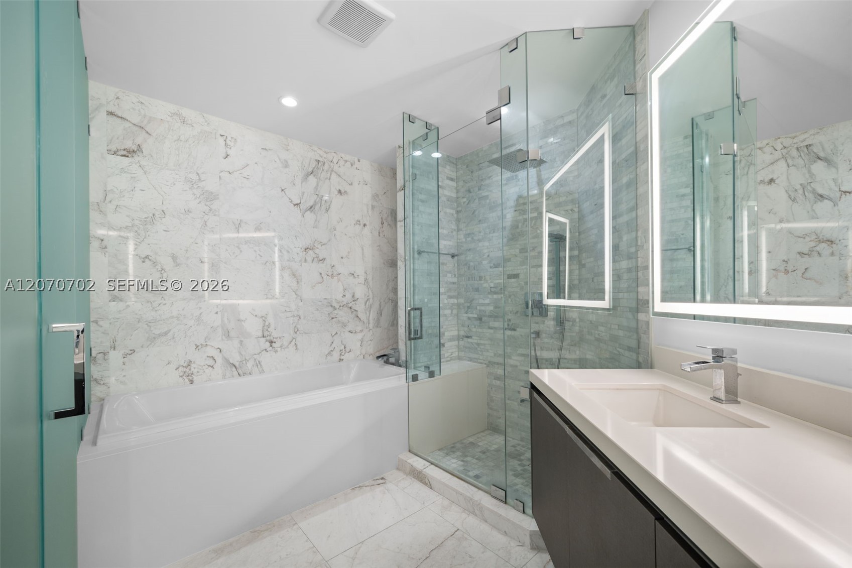 851 NE 1st Ave #1610, Miami FL 33132