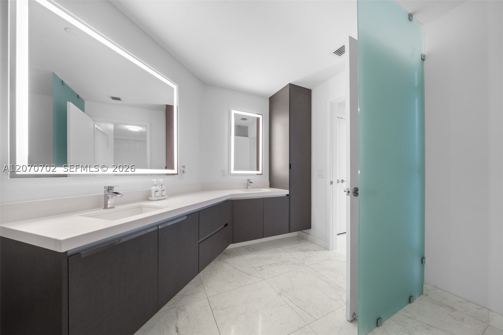 851 NE 1st Ave #1610, Miami FL 33132