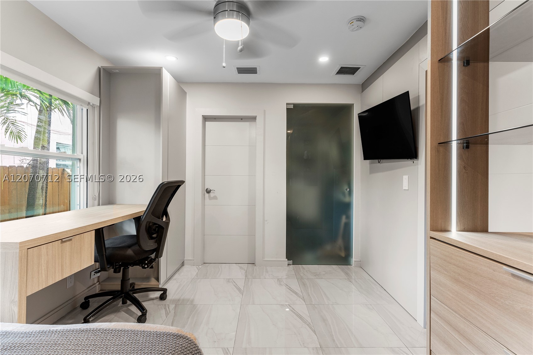 221 NE 44th St, Miami FL 33137
