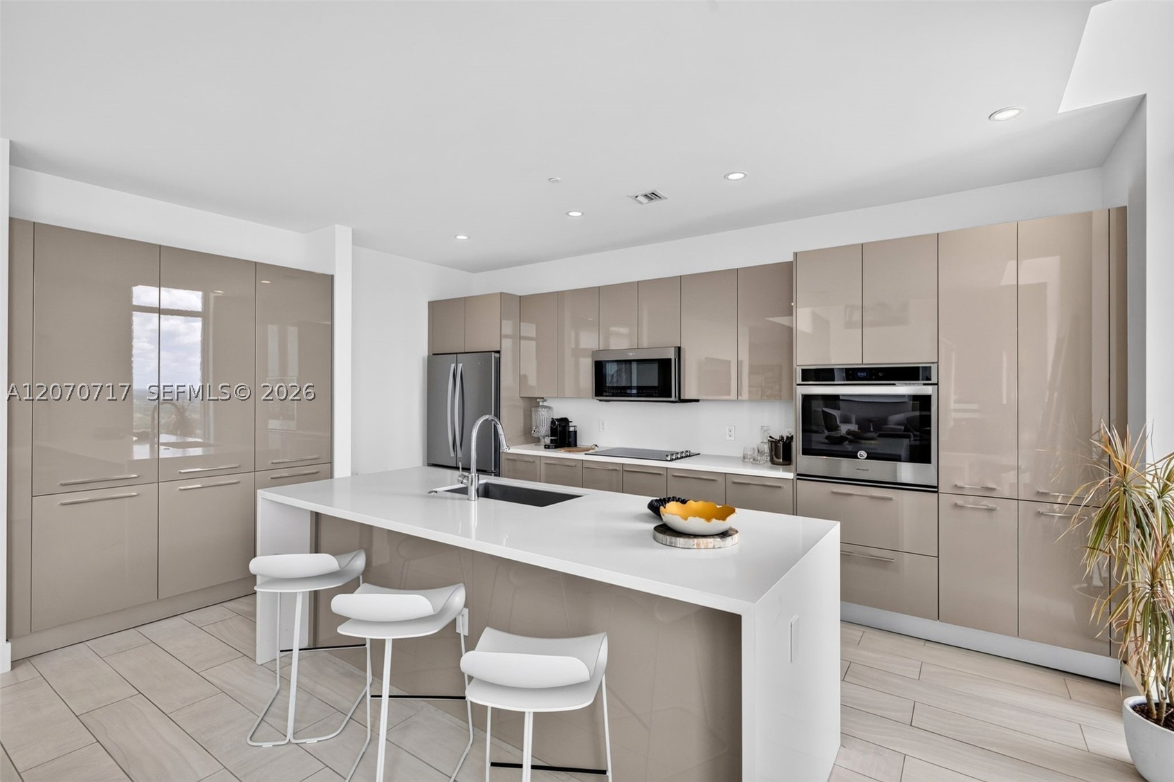 2000 Metropica Way #PH07, Sunrise FL 33323