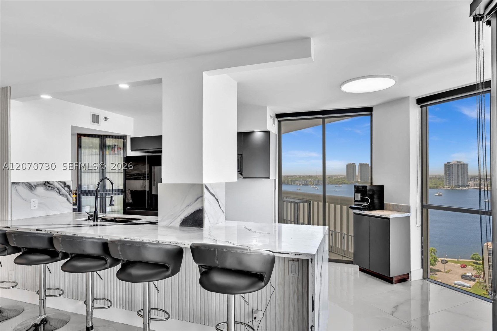 1000 W Island Blvd #1710, Aventura FL 33160