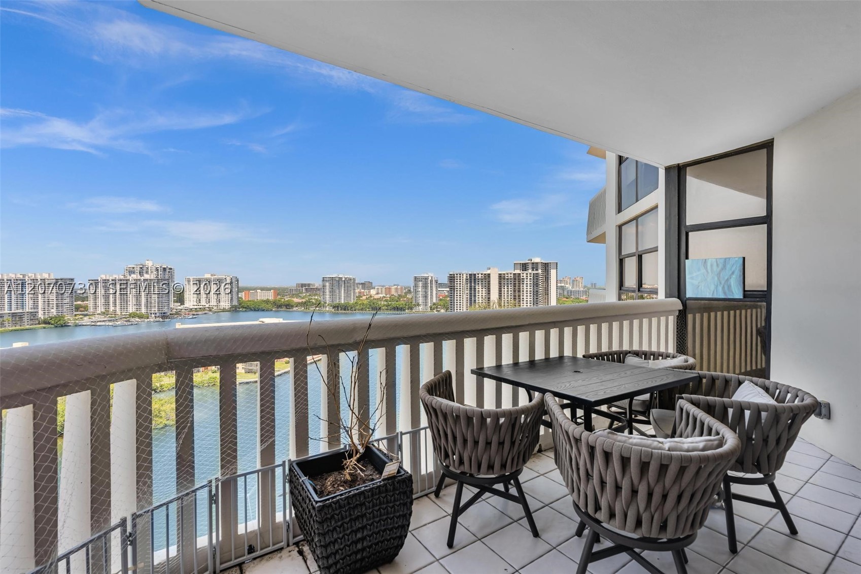 1000 W Island Blvd #1710, Aventura FL 33160