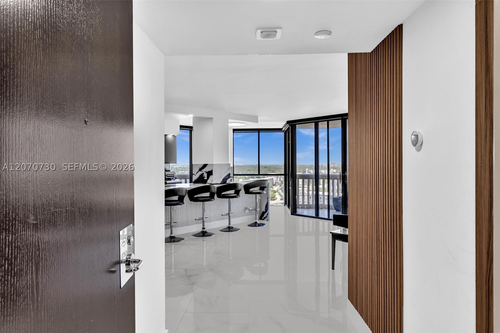 1000 W Island Blvd #1710, Aventura FL 33160