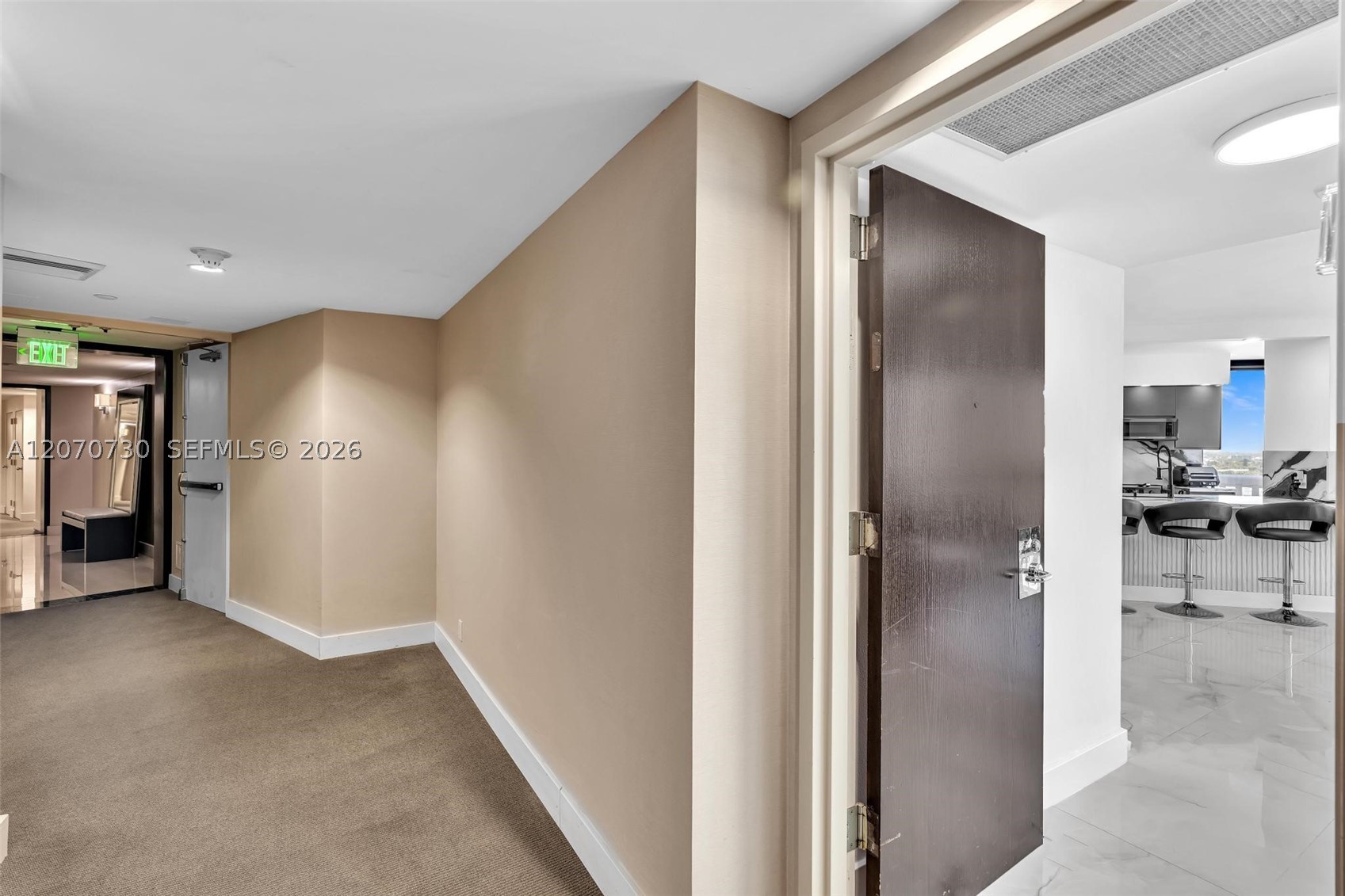 1000 W Island Blvd #1710, Aventura FL 33160