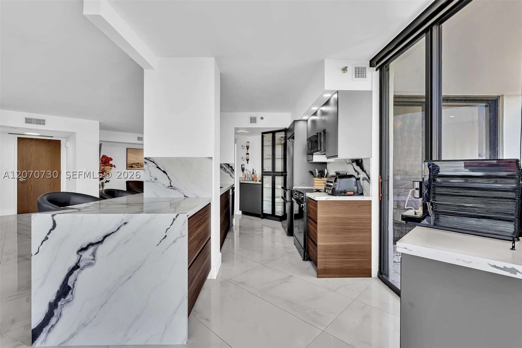 1000 W Island Blvd #1710, Aventura FL 33160