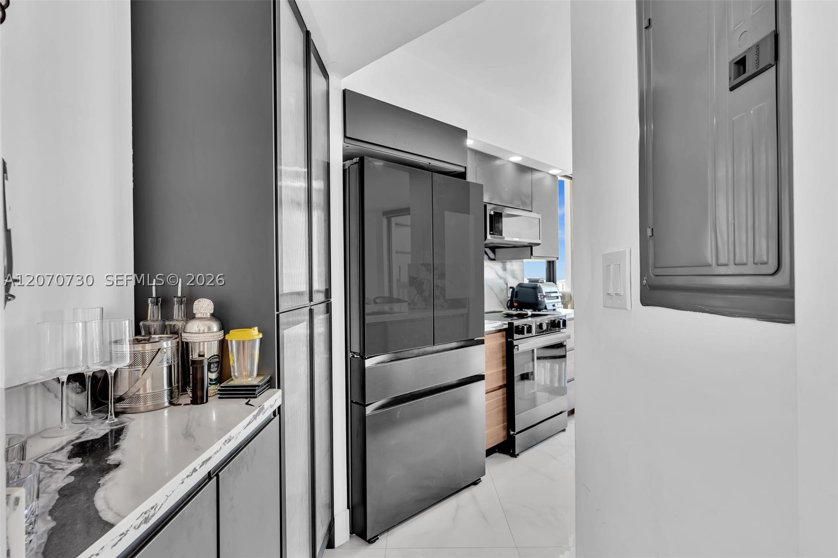 1000 W Island Blvd #1710, Aventura FL 33160