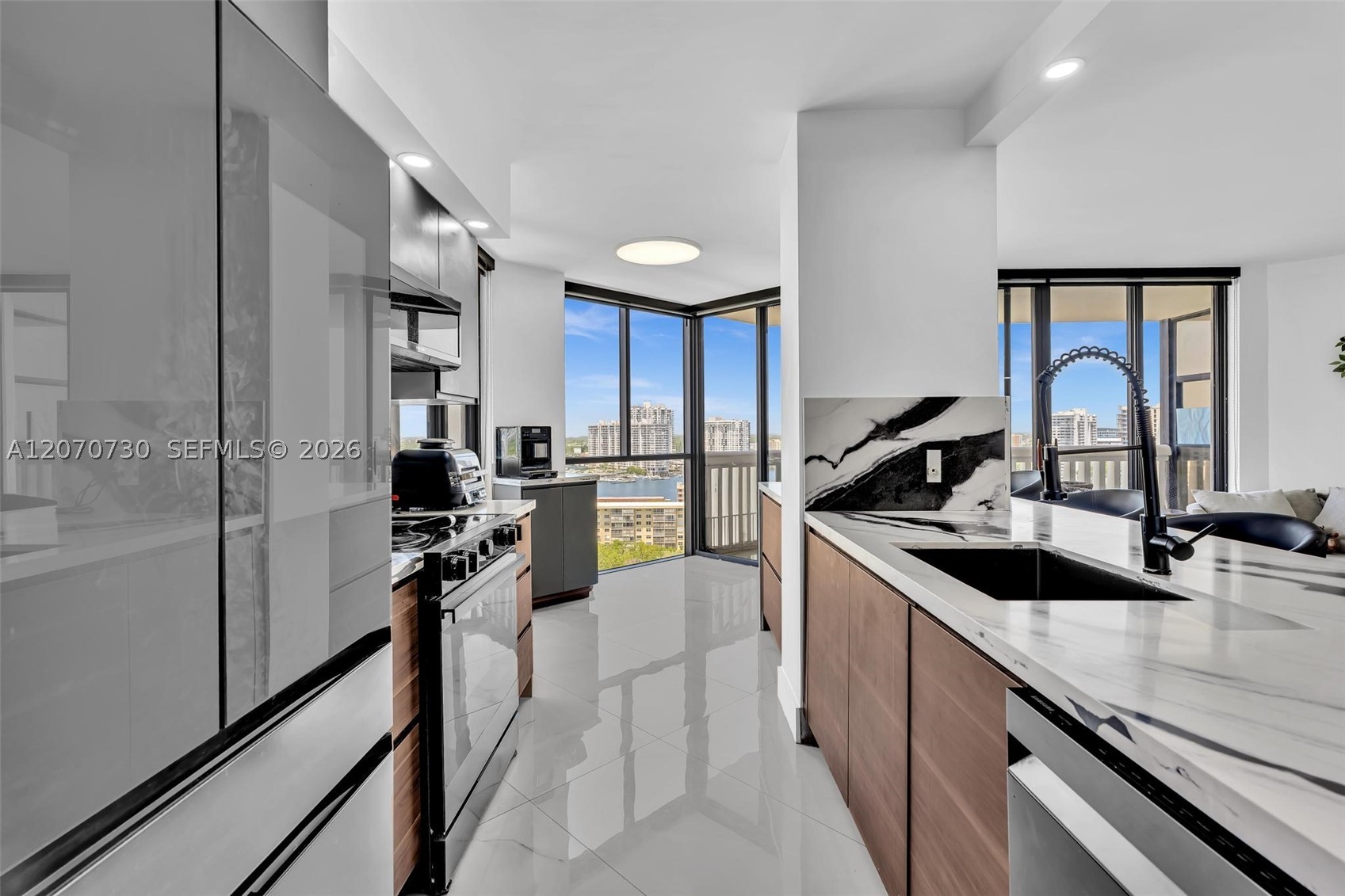 1000 W Island Blvd #1710, Aventura FL 33160