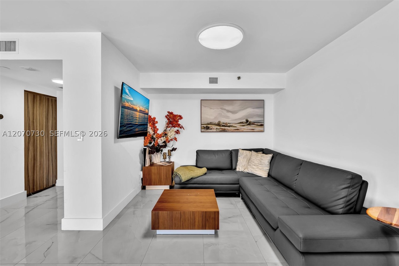 1000 W Island Blvd #1710, Aventura FL 33160