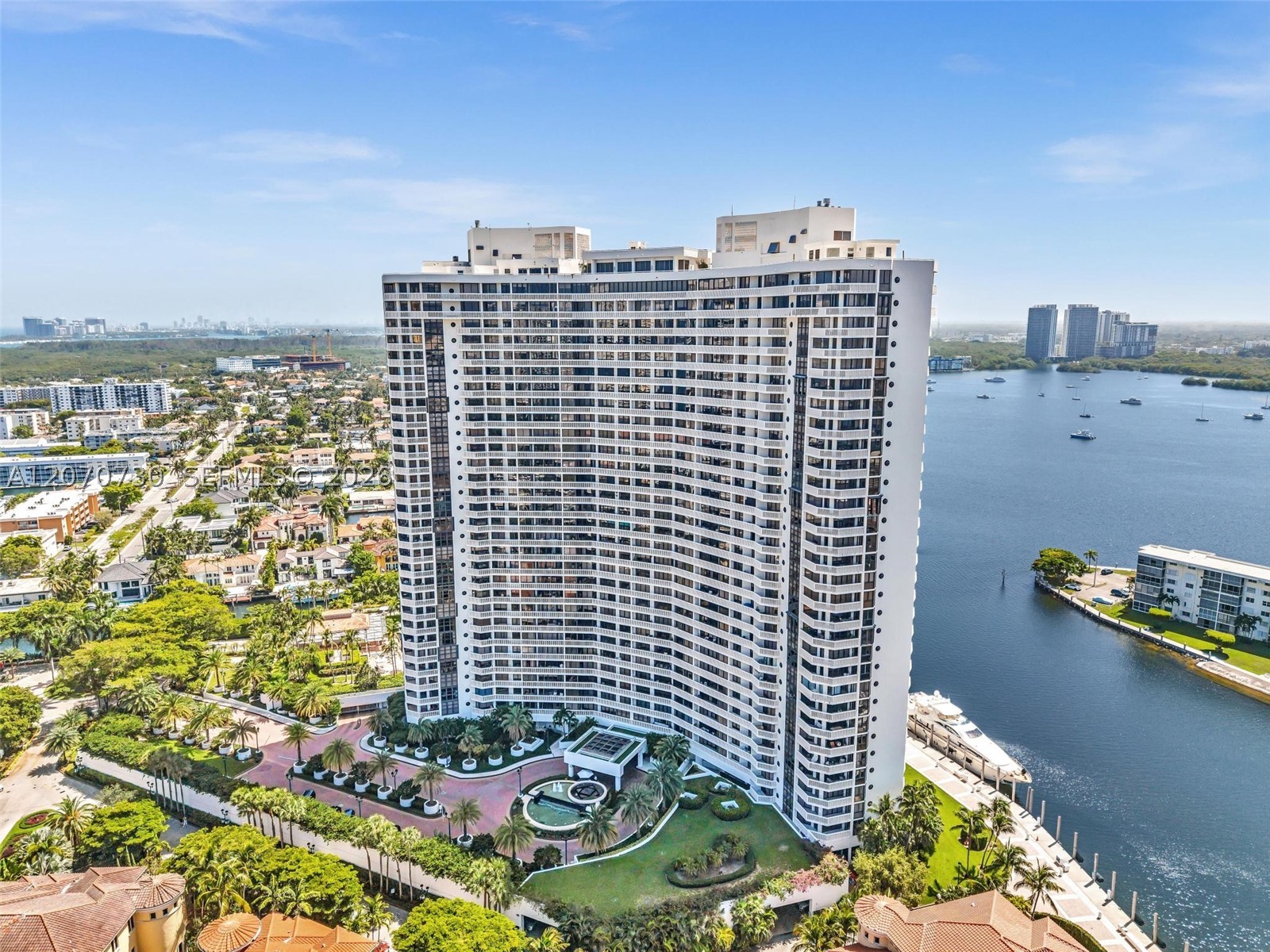 1000 W Island Blvd #1710, Aventura FL 33160