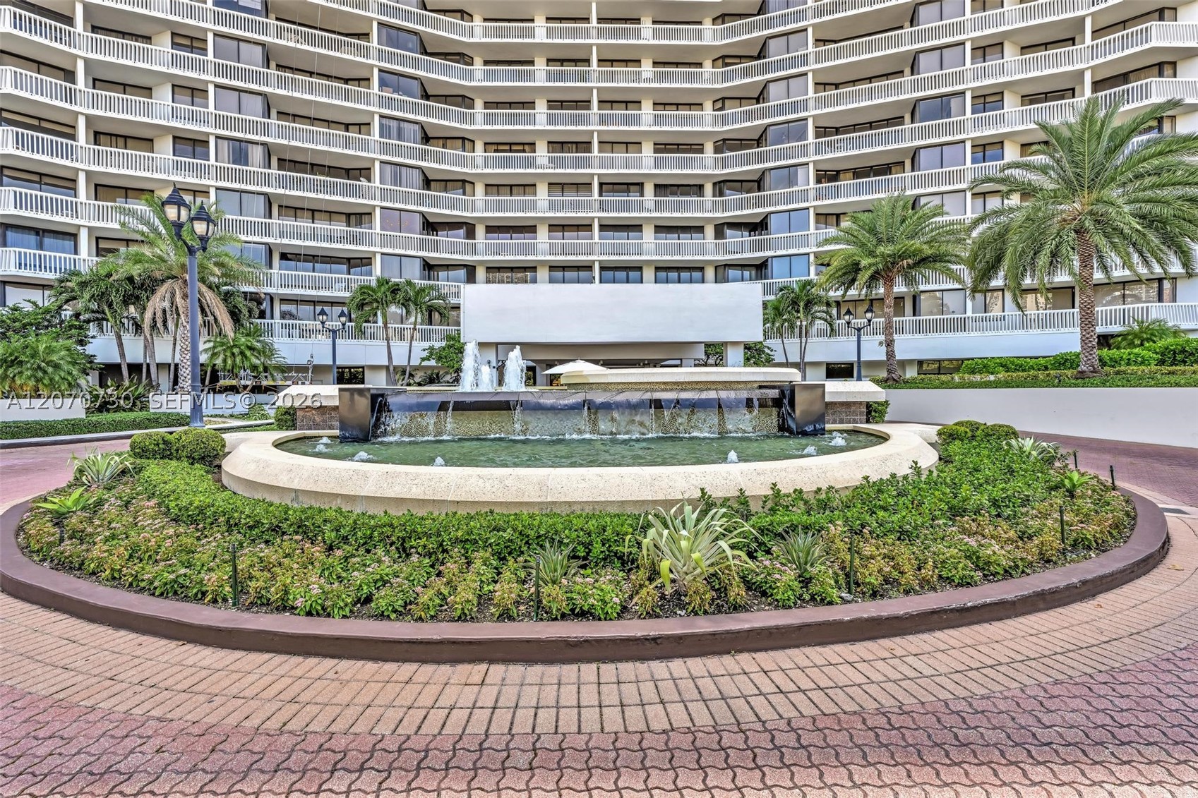 1000 W Island Blvd #1710, Aventura FL 33160