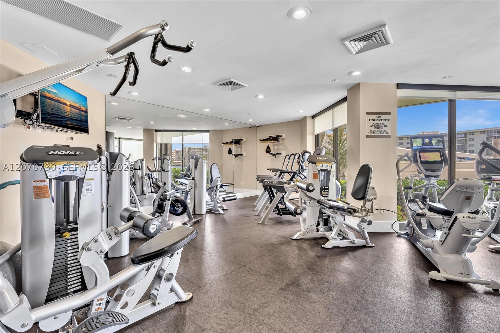 1000 W Island Blvd #1710, Aventura FL 33160
