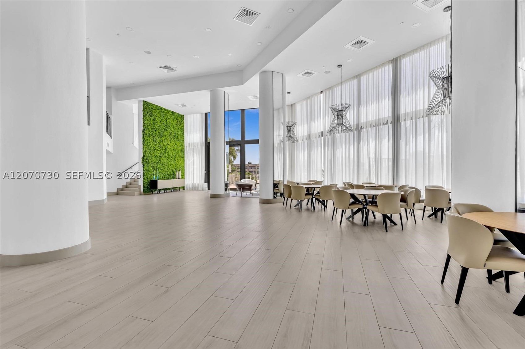 1000 W Island Blvd #1710, Aventura FL 33160